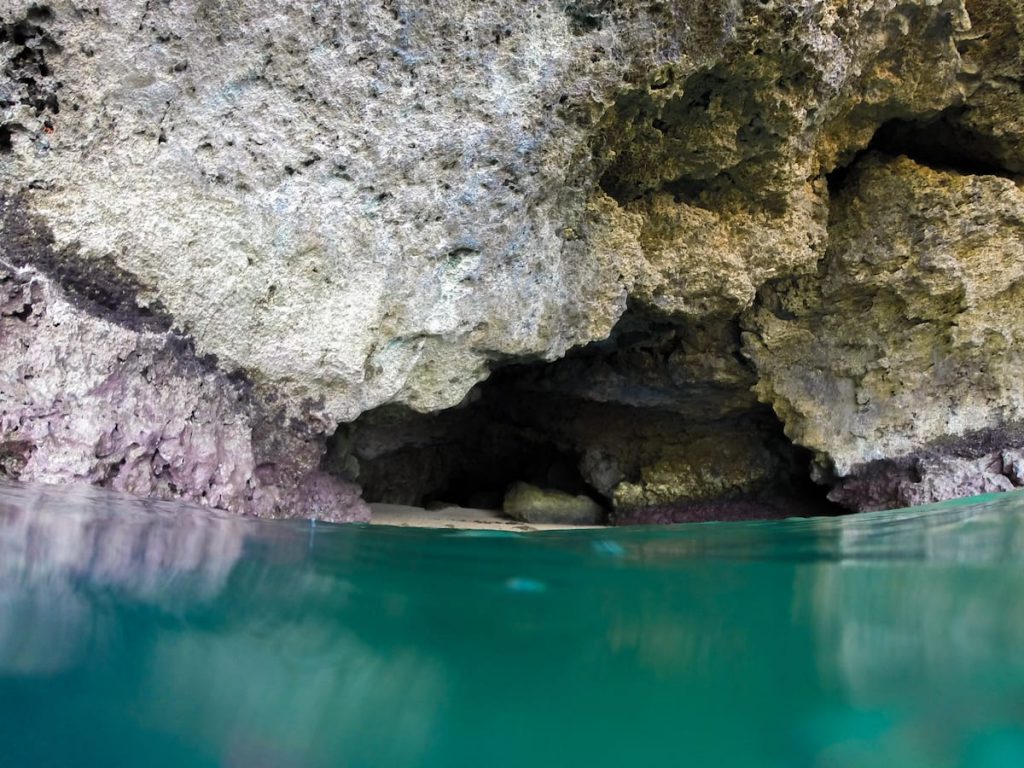 石垣島 青の洞窟