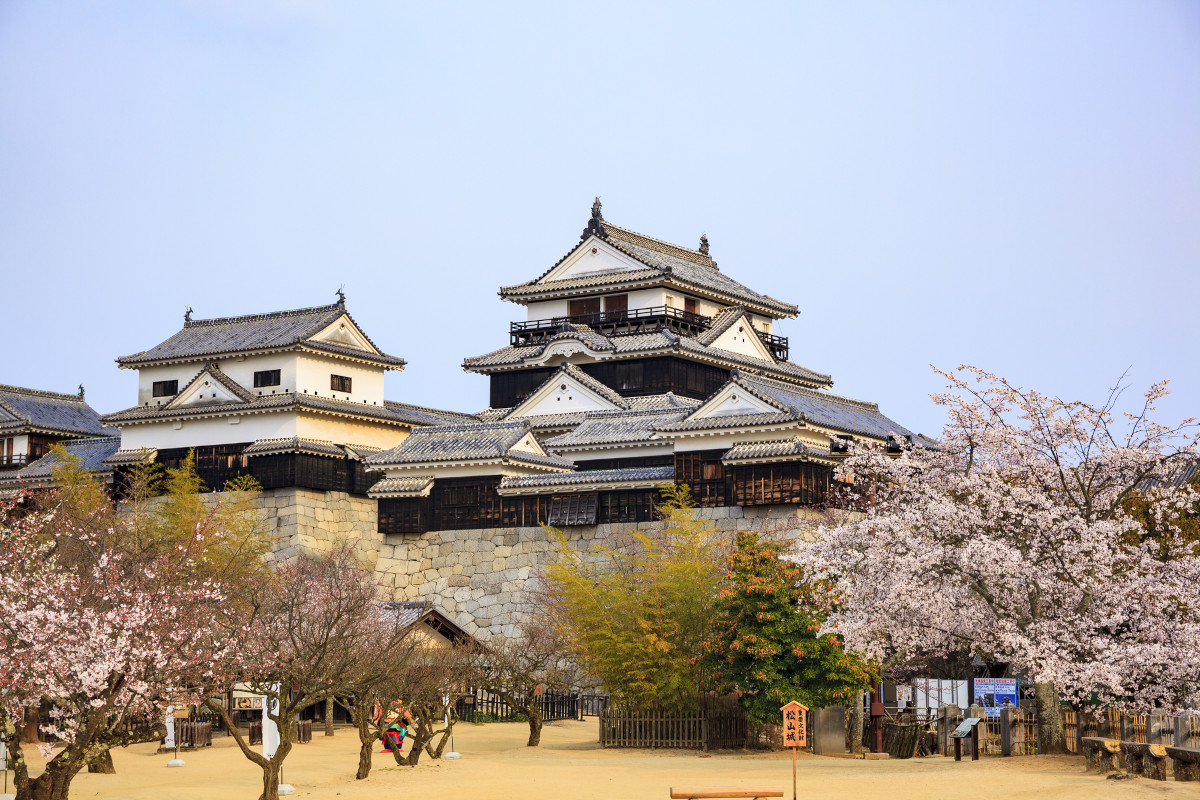 松山城は定番観光スポット