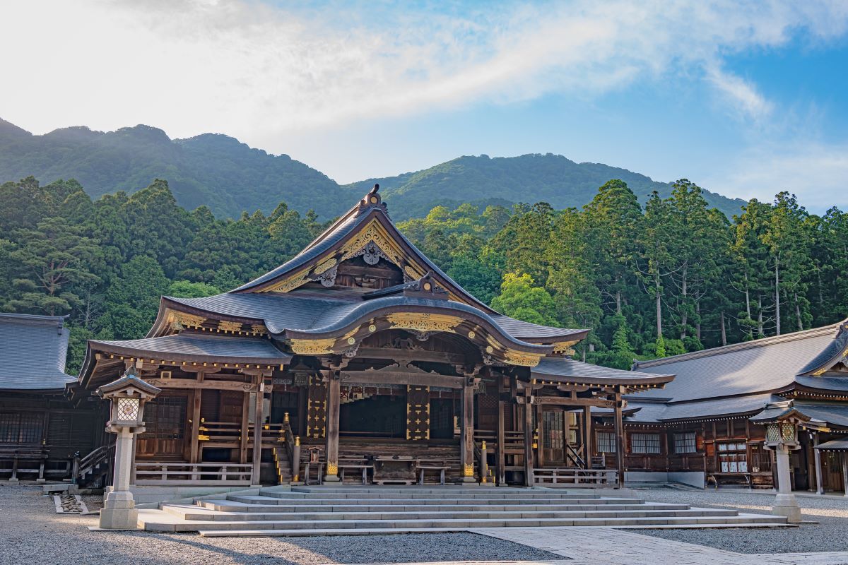 彌彦神社の外観画像