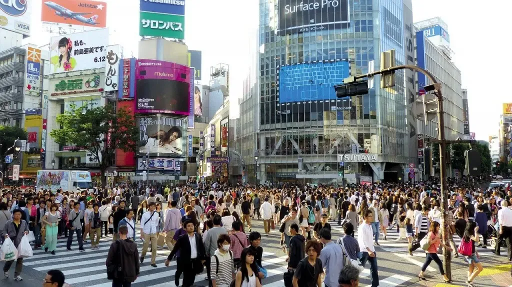 渋谷・原宿・表参道 食べ歩きモデルコース【半日】ブランチ・ヴィーガン・シビレ麺を時刻と費用つき行程で