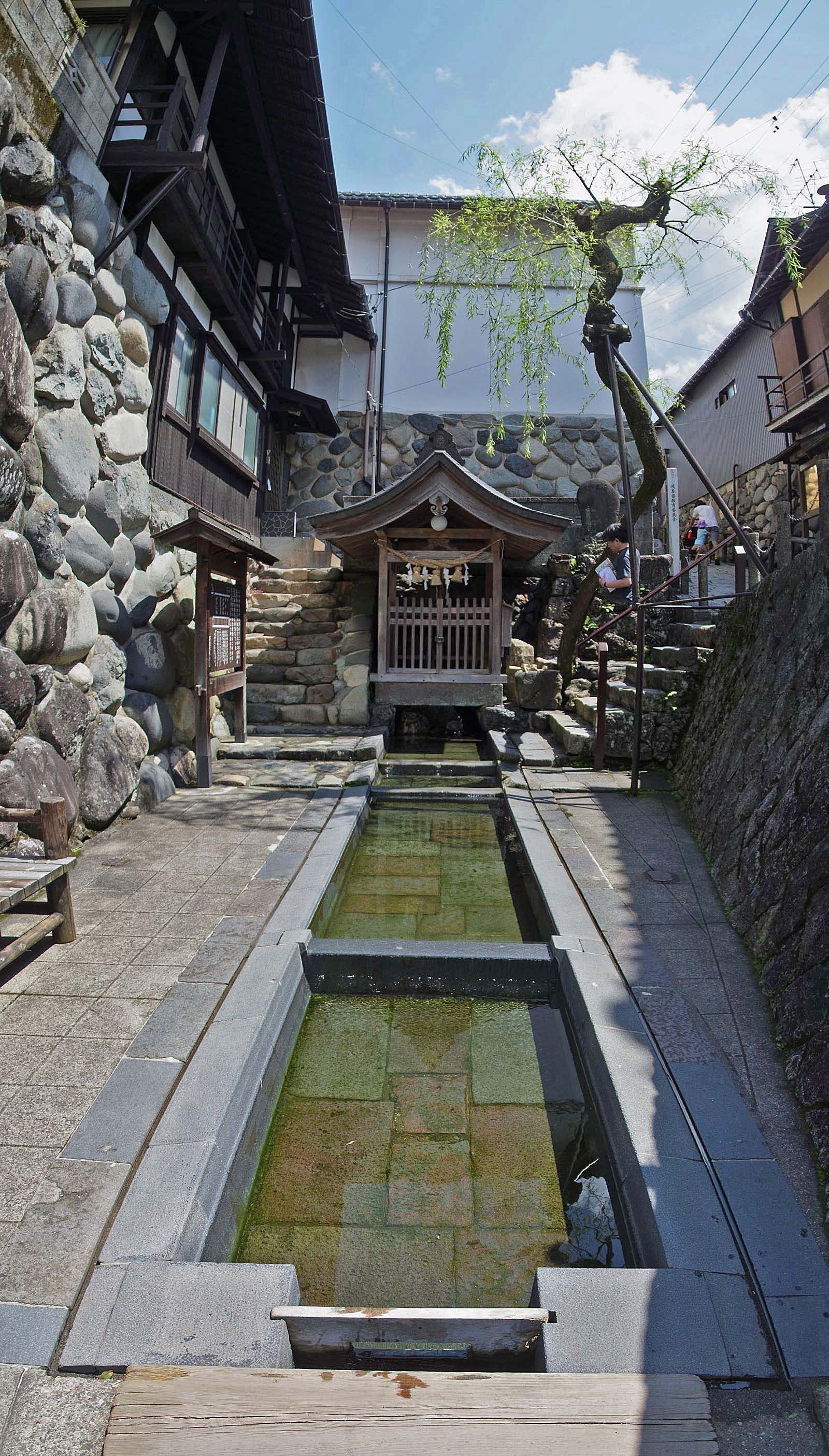 名水百選第1号の宗祇水