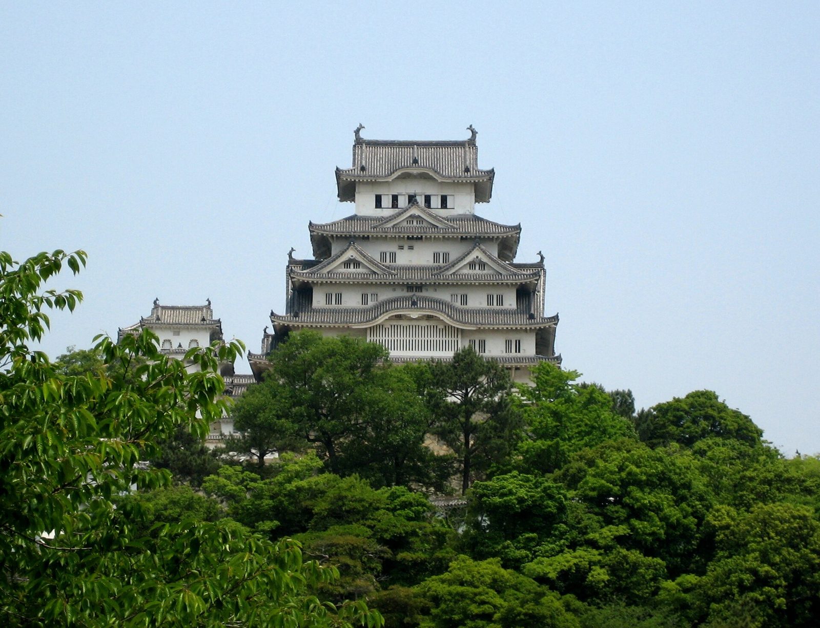 姫路観光モデルコース【8月・1日】最高32℃を避ける朝の姫路城と午後の書写山圓教寺・費用つき行程表