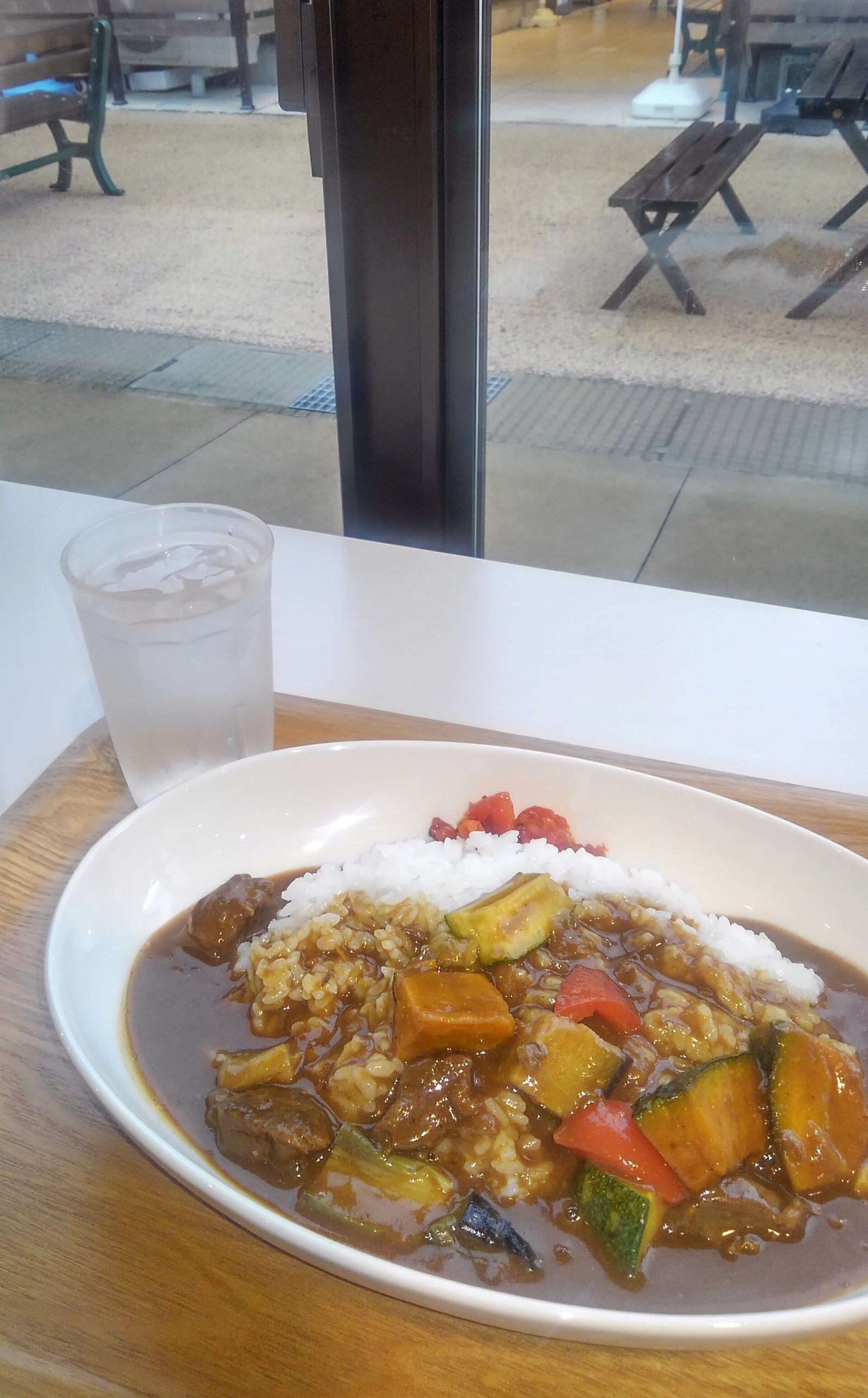 氷見の食べ歩き｜ひみ番屋街30店で番牛・氷見うどん・つまみ食い
