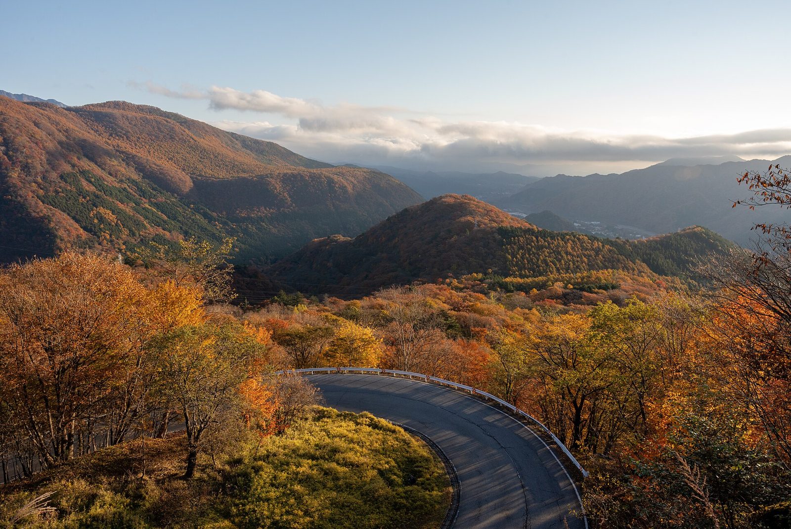 日光観光モデルコース【10月・1日】いろは坂・中禅寺湖の紅葉見頃と華厳滝エレベーター・費用つき行程表