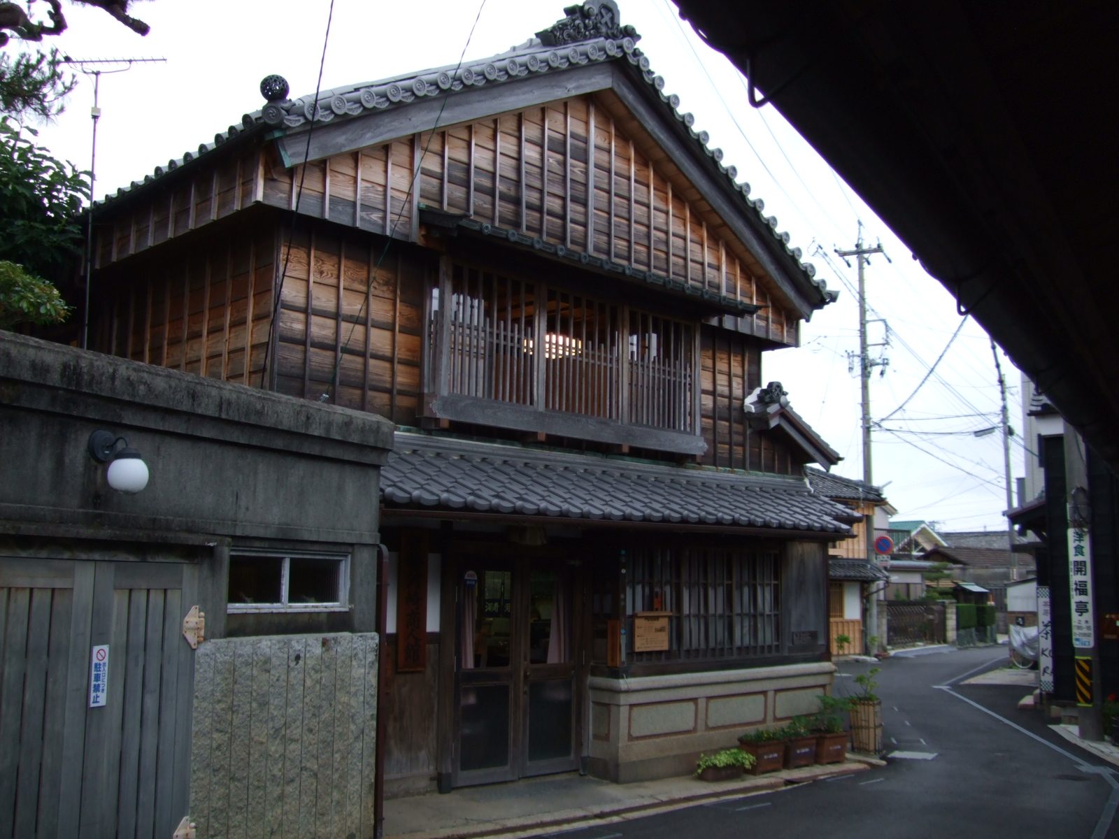 伊勢河崎商人館の蔵造りの建物