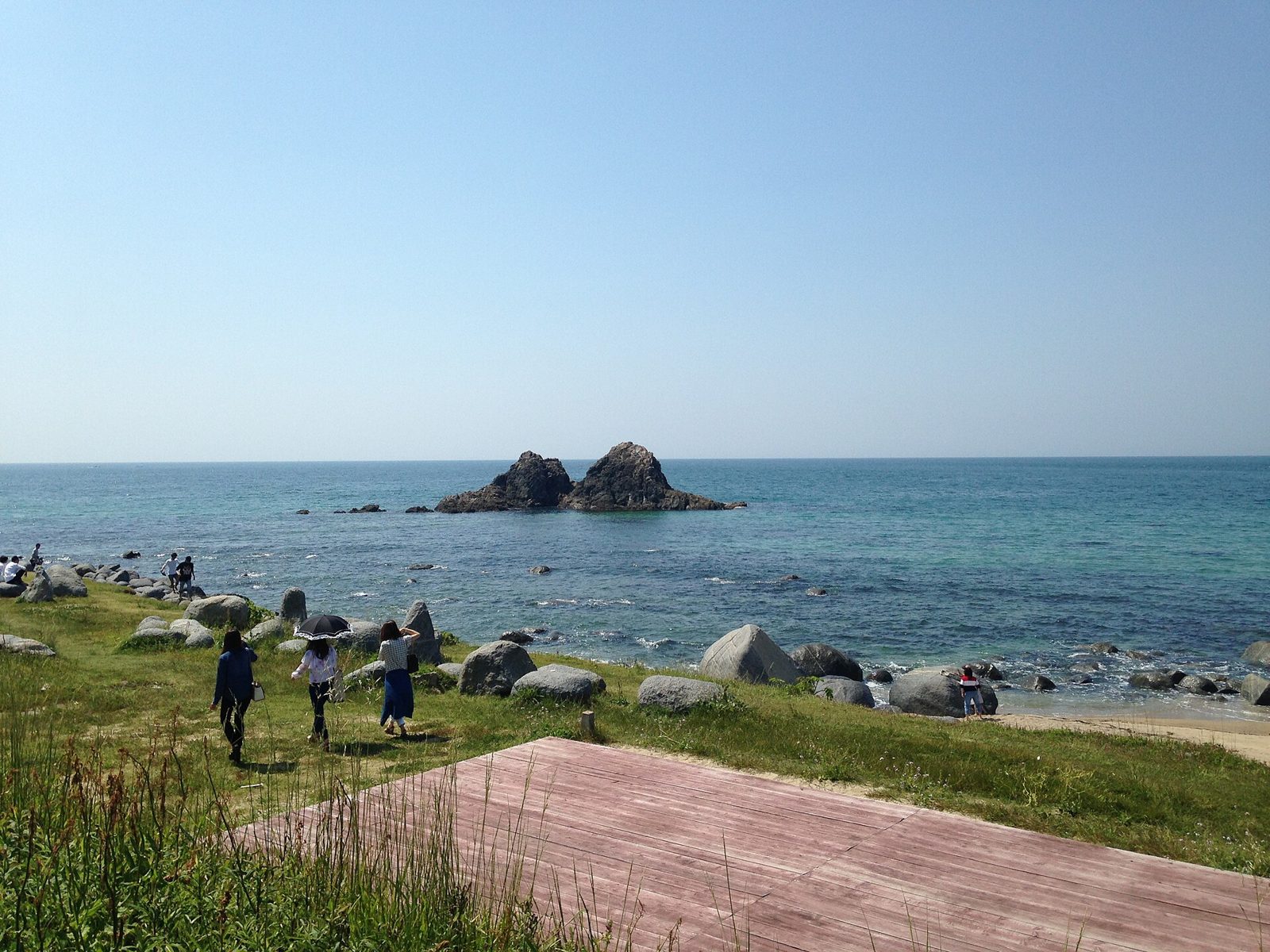 糸島・二見ヶ浦の夫婦岩と海岸