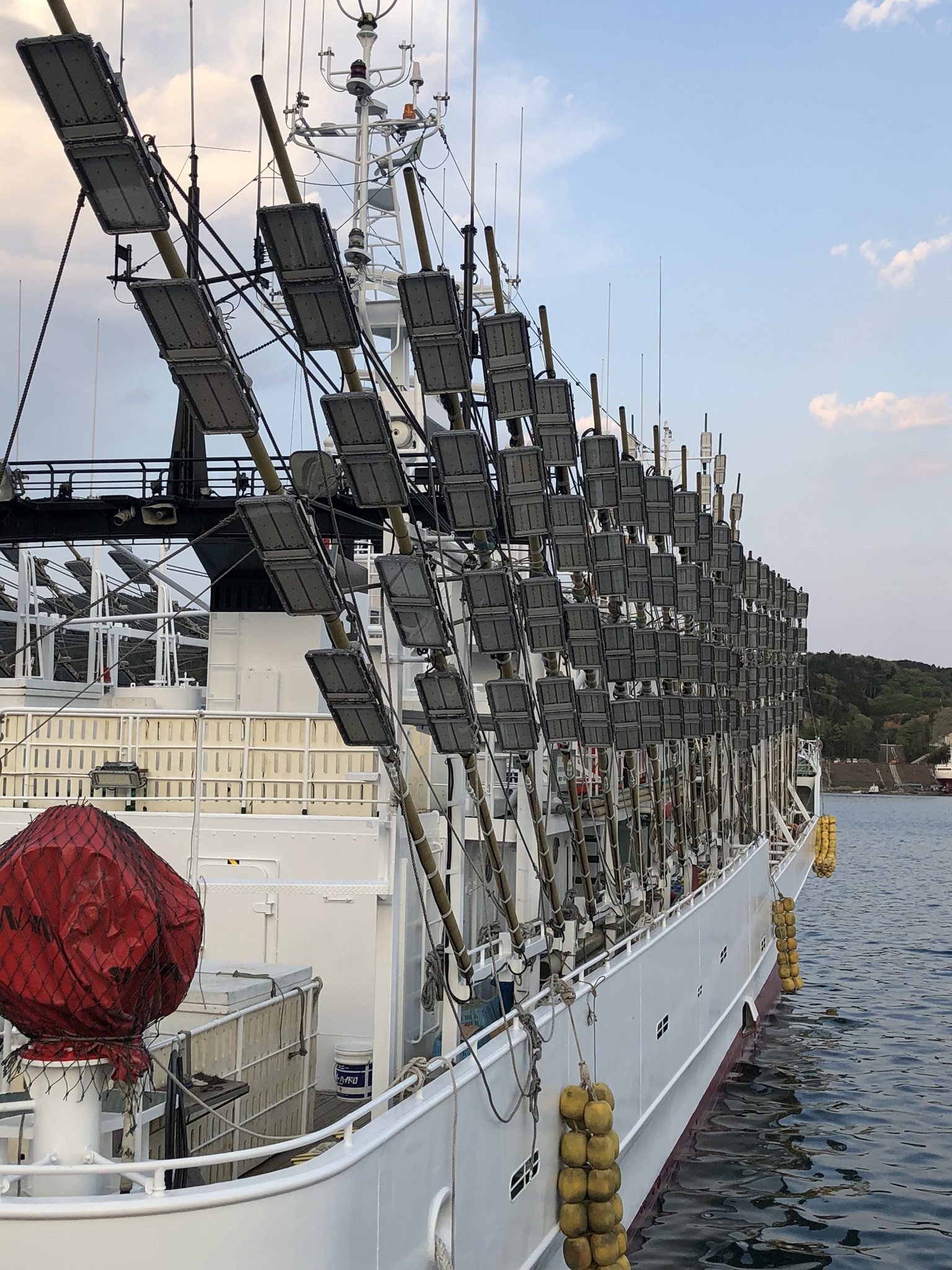 気仙沼のお土産5選｜気仙沼ほていのフカヒレ濃縮スープからすがとよ酒店のかつお角煮まで営業時間つき