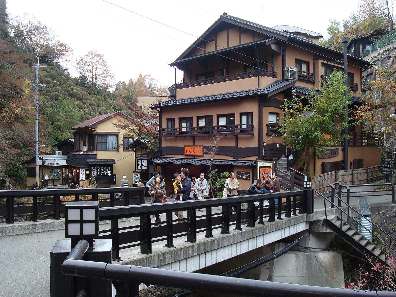 黒川温泉のお土産5選｜どらどらバーガー5個入1,300円・後藤酒店の地ビール湯上り美人・平野商店の阿蘇高菜漬を営業時間つきで