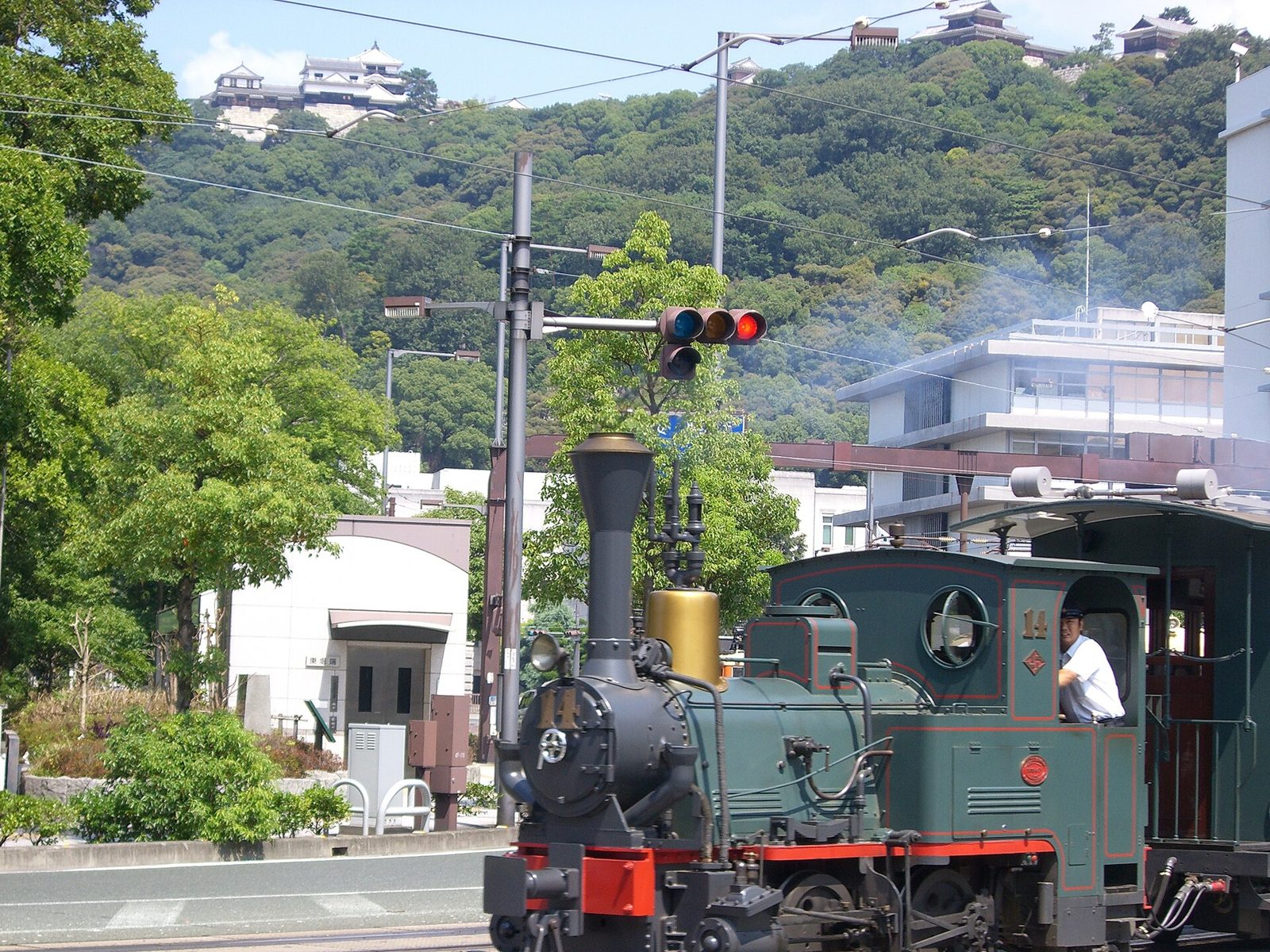 松山観光にレンタカーは必要?市内電車250円均一で道後・松山城は回れる｜車が要るのは佐田岬・石鎚・しまなみ