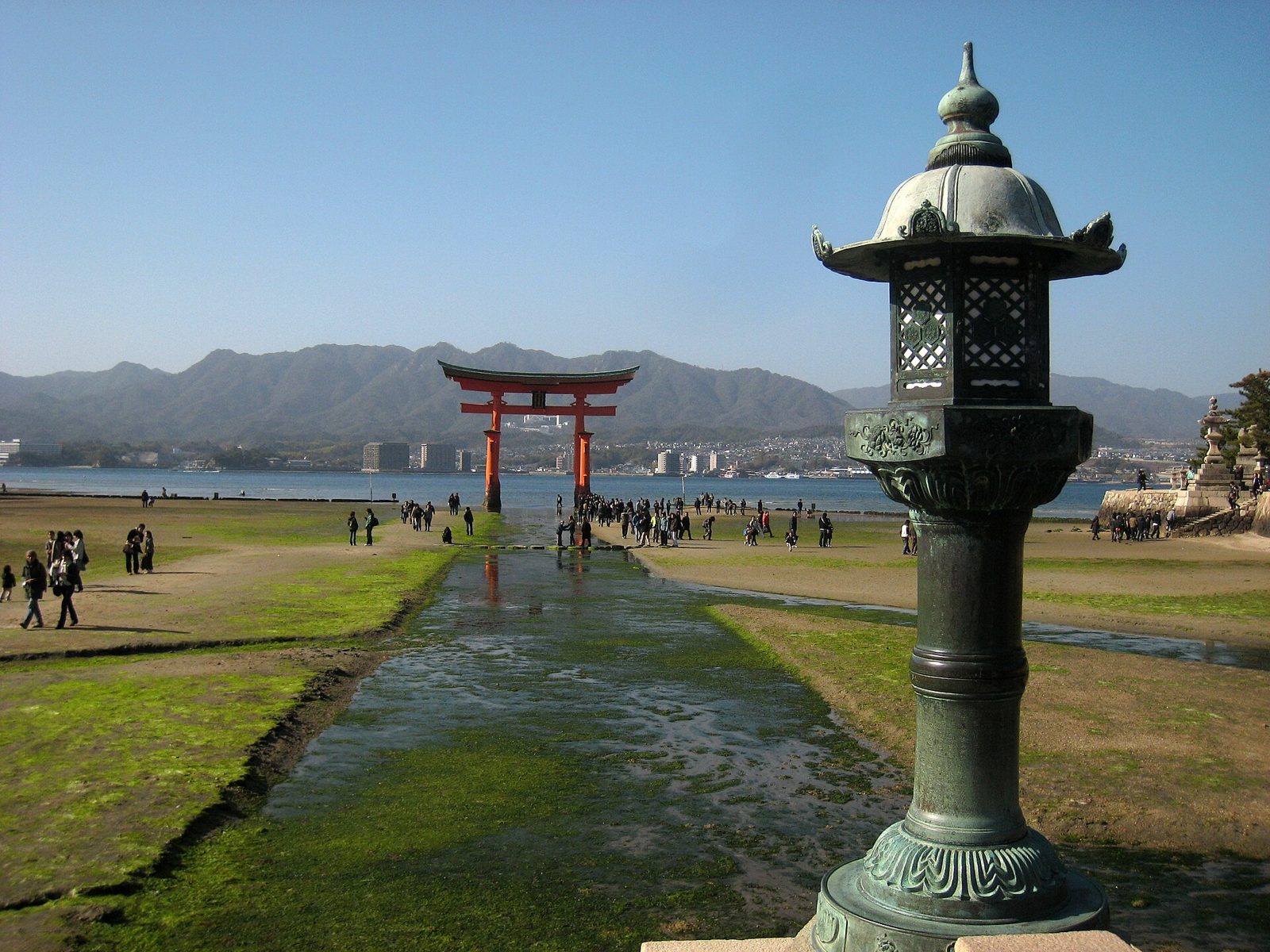 1月の宮島は何がある?大鳥居は干潮で歩ける・拝観は6:30〜17:30・平均最高9.9℃の服装