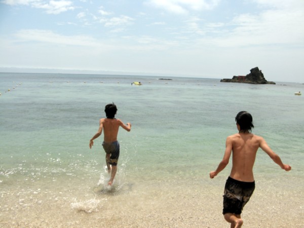 守谷海水浴場と渡島