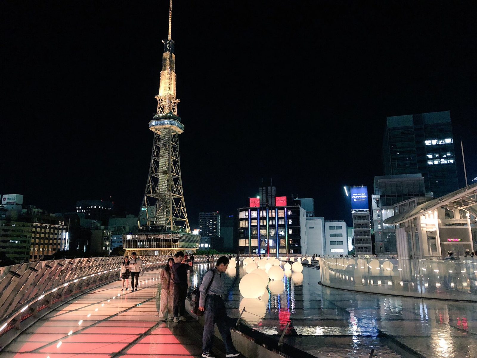夜のオアシス21と名古屋テレビ塔