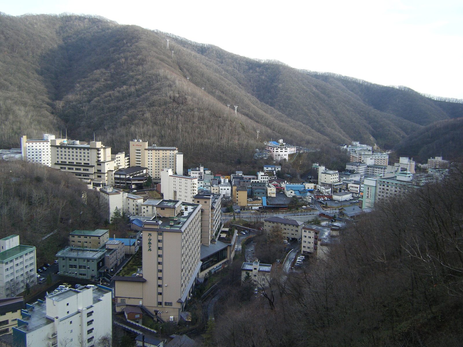 登別温泉街を見下ろす風景
