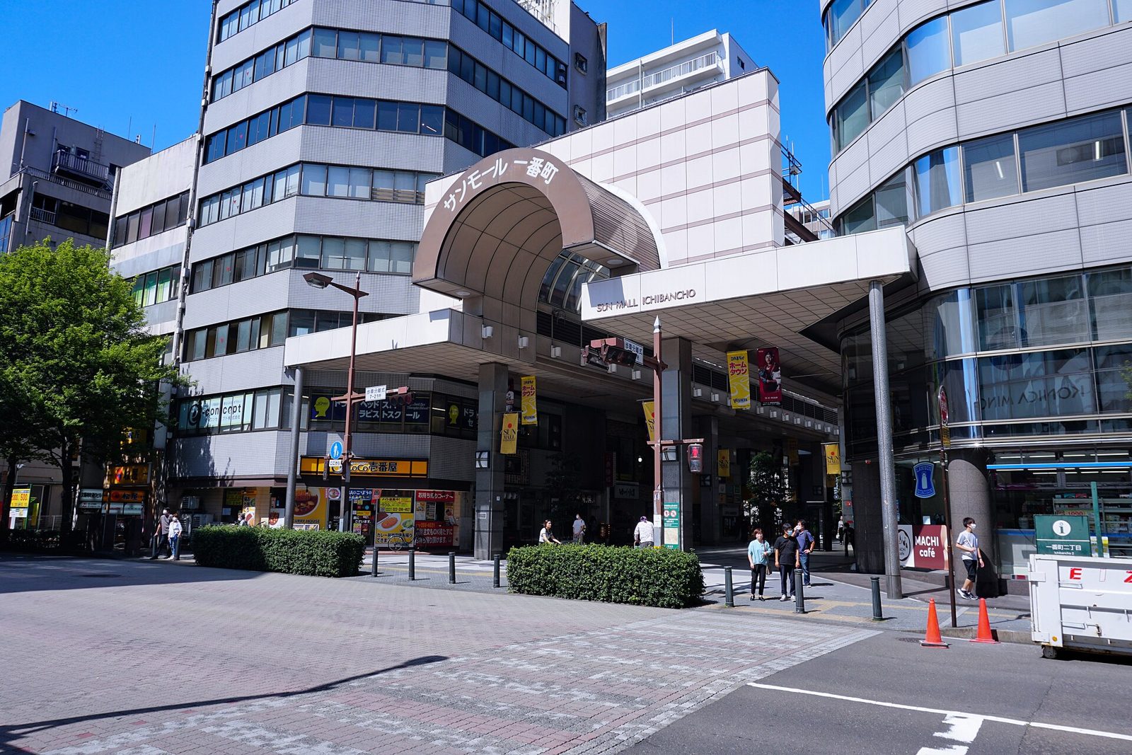 仙台の雨の日観光｜傘なしで回れるアーケードとうみの杜・アンパンマンを濡れ具合つきで