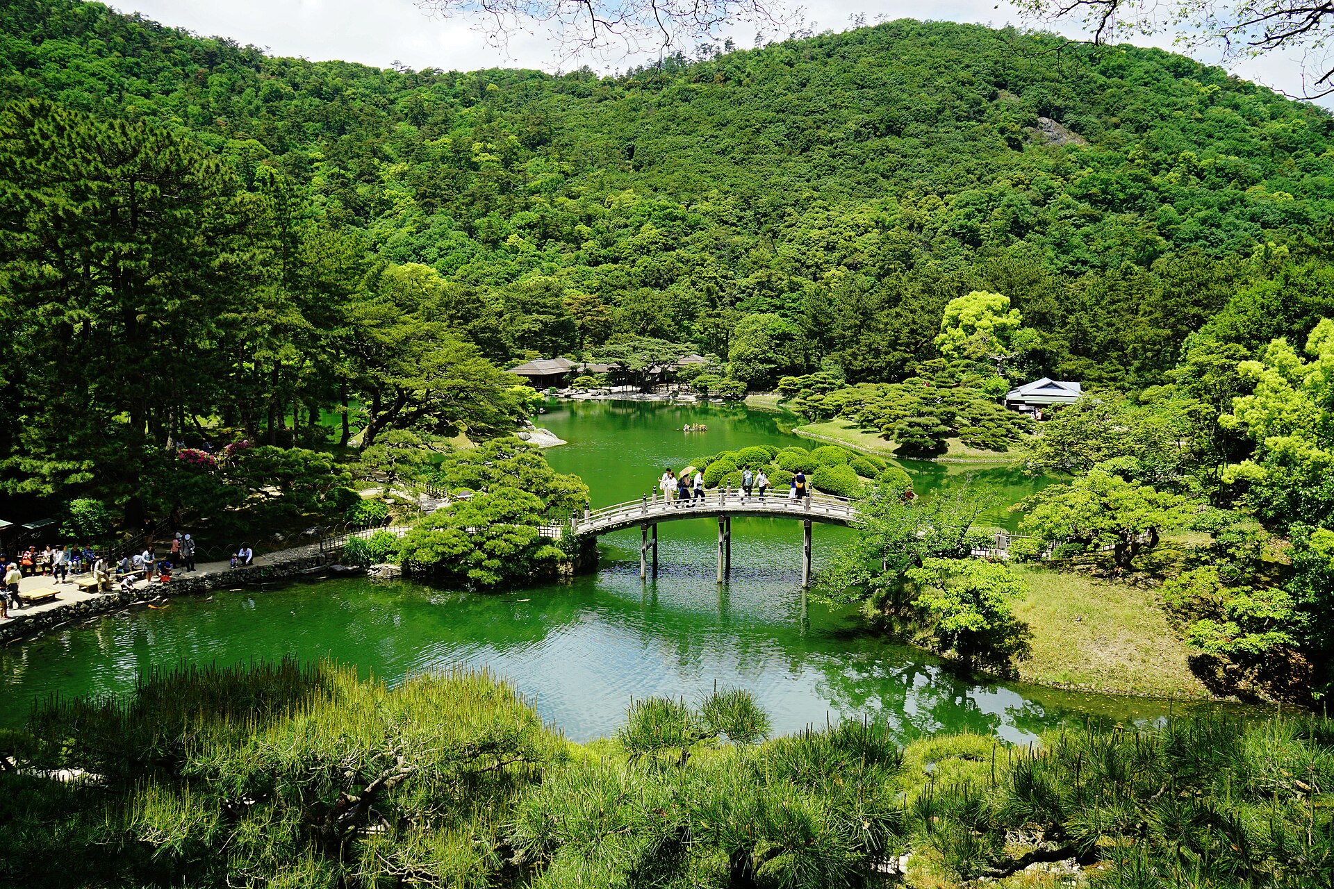 高松観光モデルコース【1泊2日】栗林公園・高松城跡・屋島を費用つき行程表で