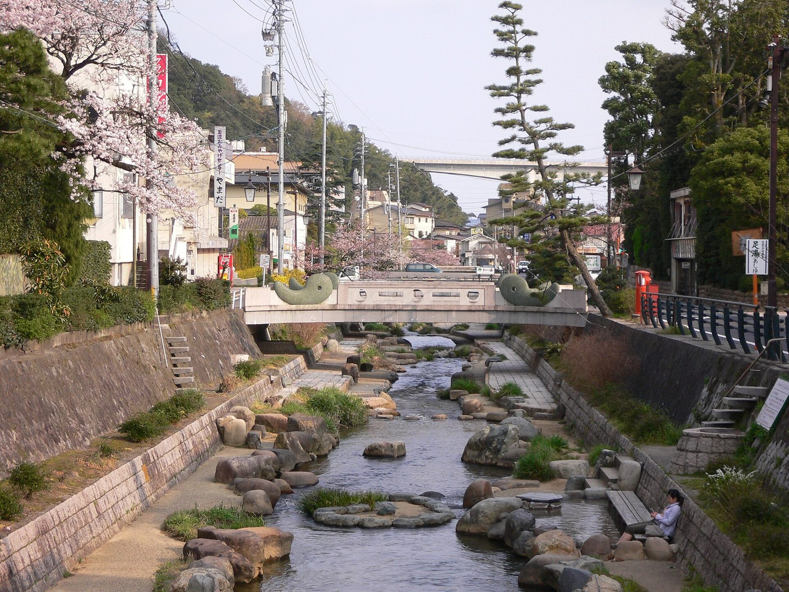 玉造温泉のお土産5選｜姫ラボ石けん1,980円・出雲石の勾玉から因幡の白うさぎまで営業時間つき