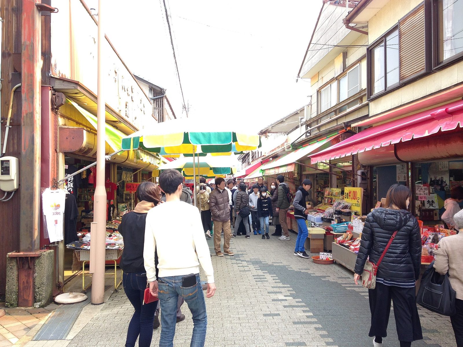 東尋坊商店街の様子