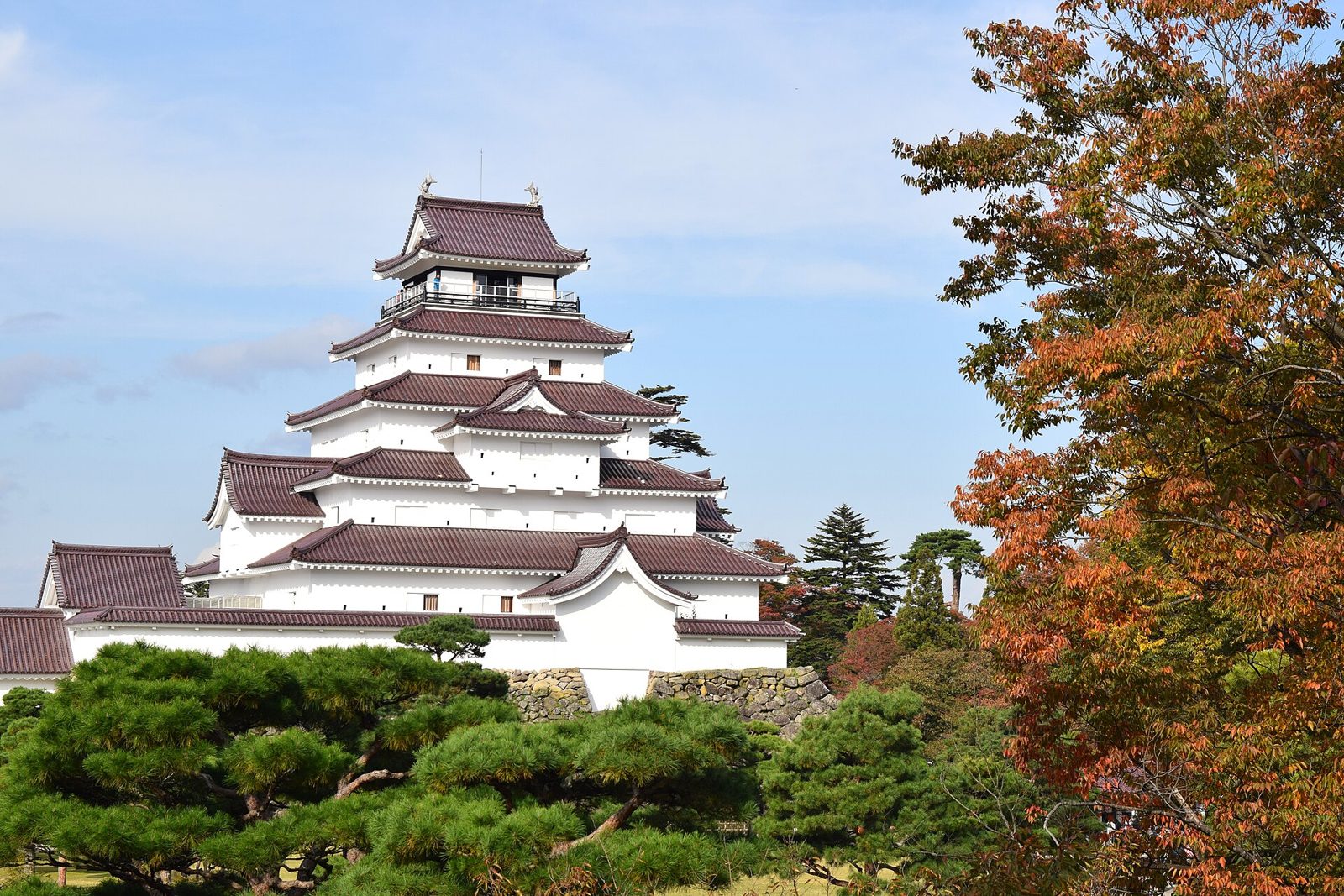 会津若松観光モデルコース【11月・1日】紅葉見頃の鶴ヶ城とスロープコンベア冬期切替11/21・費用つき行程表