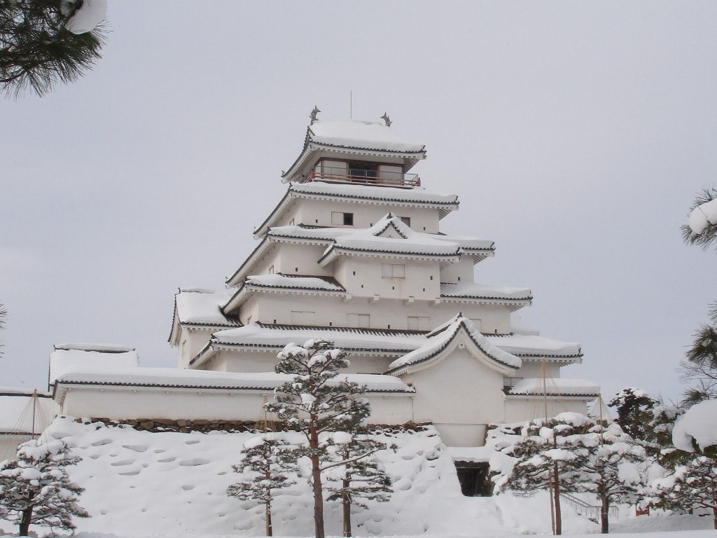 会津若松観光モデルコース【2月・1日】雪の鶴ヶ城・絵ろうそくまつり・平年最高4.0℃の服装つき費用つき行程表