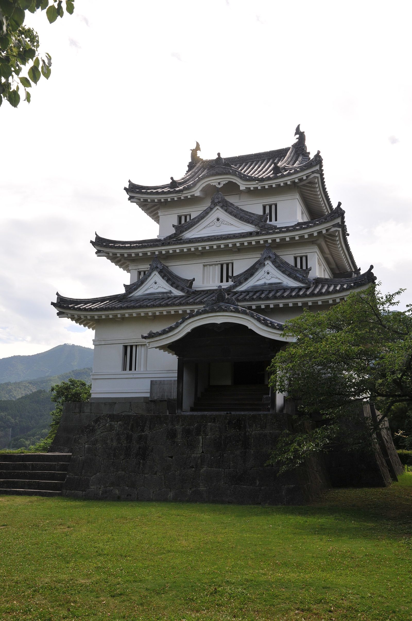 宇和島の雨の日観光｜伊達博物館(一般500円)・きさいや広場・歴史資料館など屋内5スポットを営業時間つきで