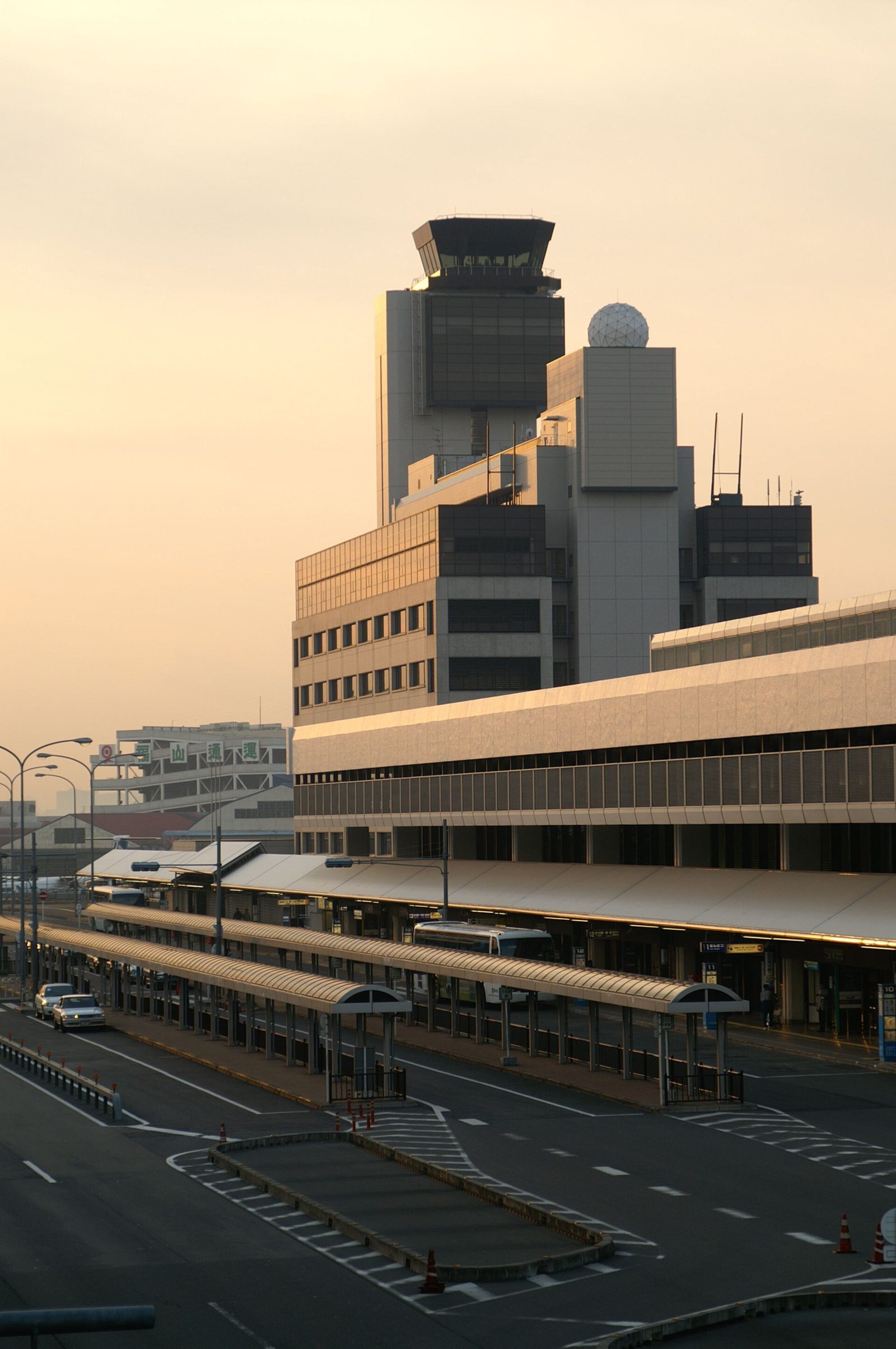 伊丹空港の待ち時間｜1時間・3時間・半日の過ごし方と展望デッキ