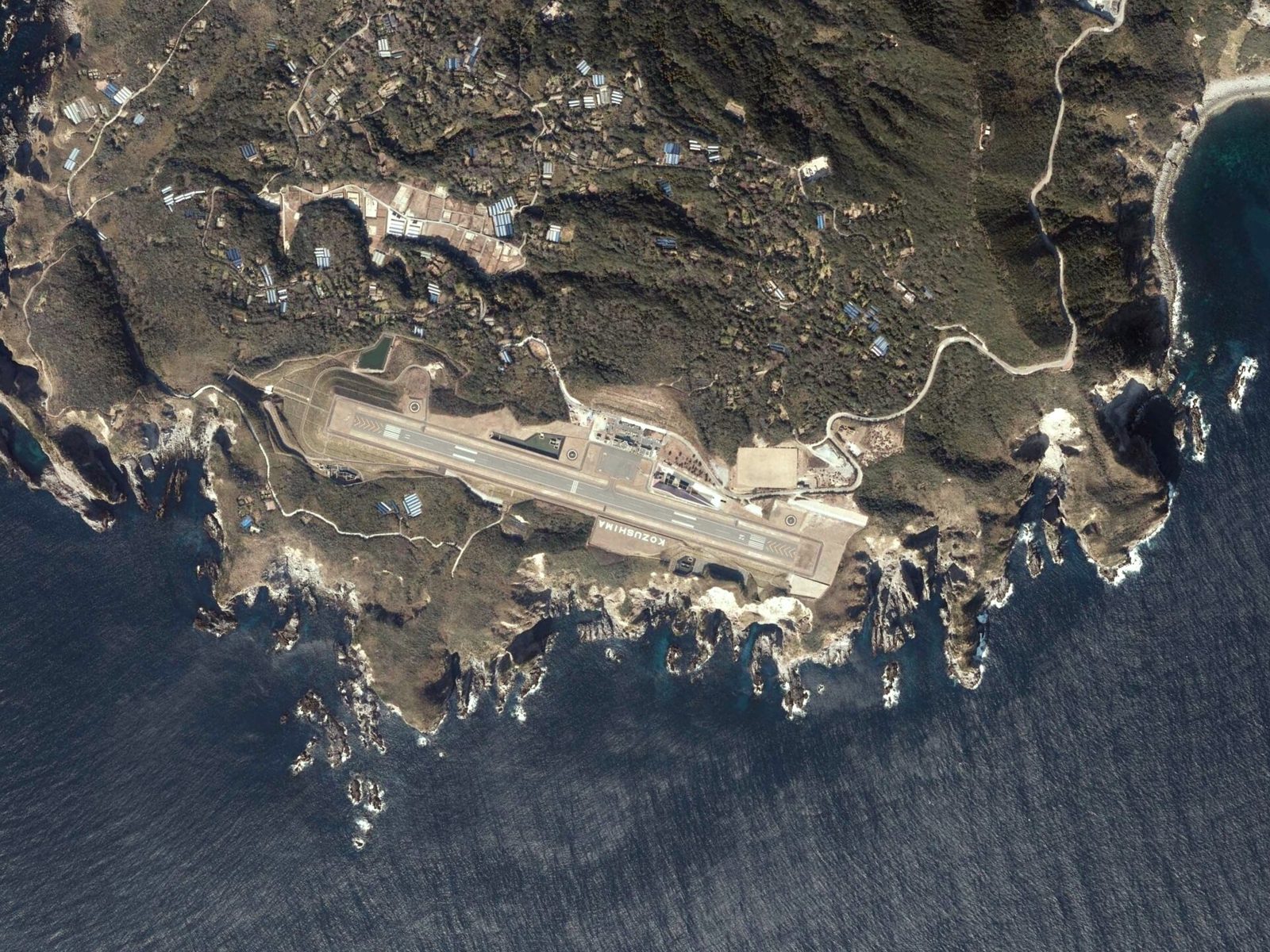 神津島空港の待ち時間｜1時間・3時間・半日の過ごし方と村営バス