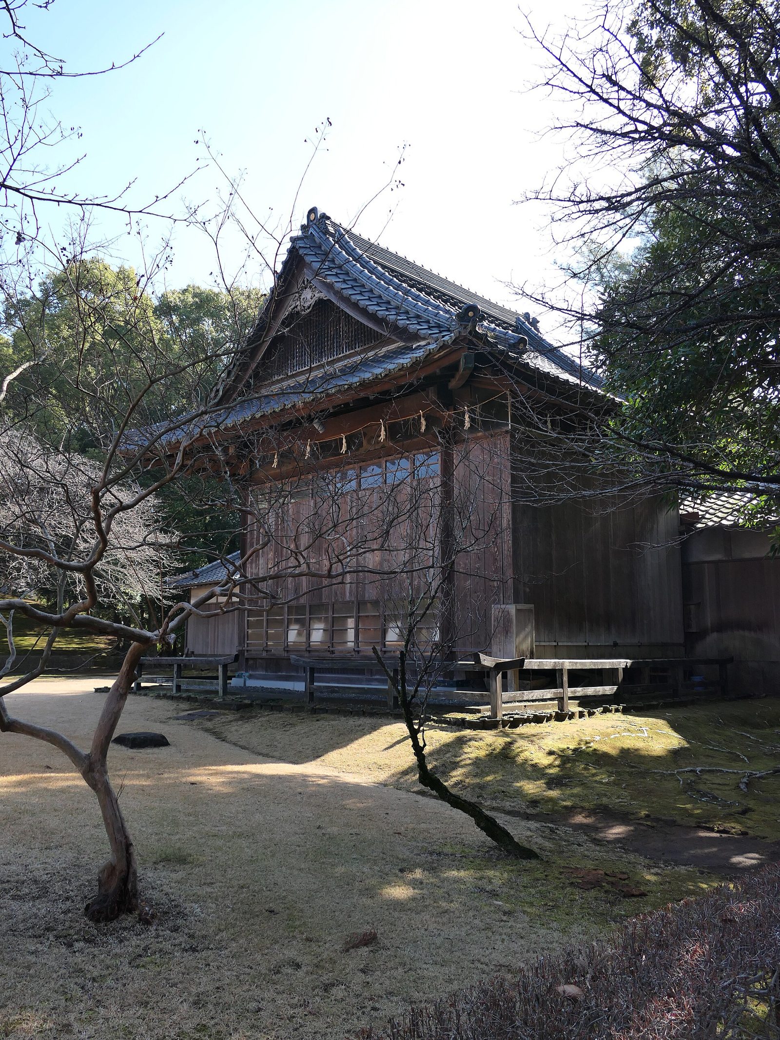 水前寺成趣園の紅葉へ車なしで行く方法｜市電「水前寺公園」から徒歩約5分・園に駐車場なし