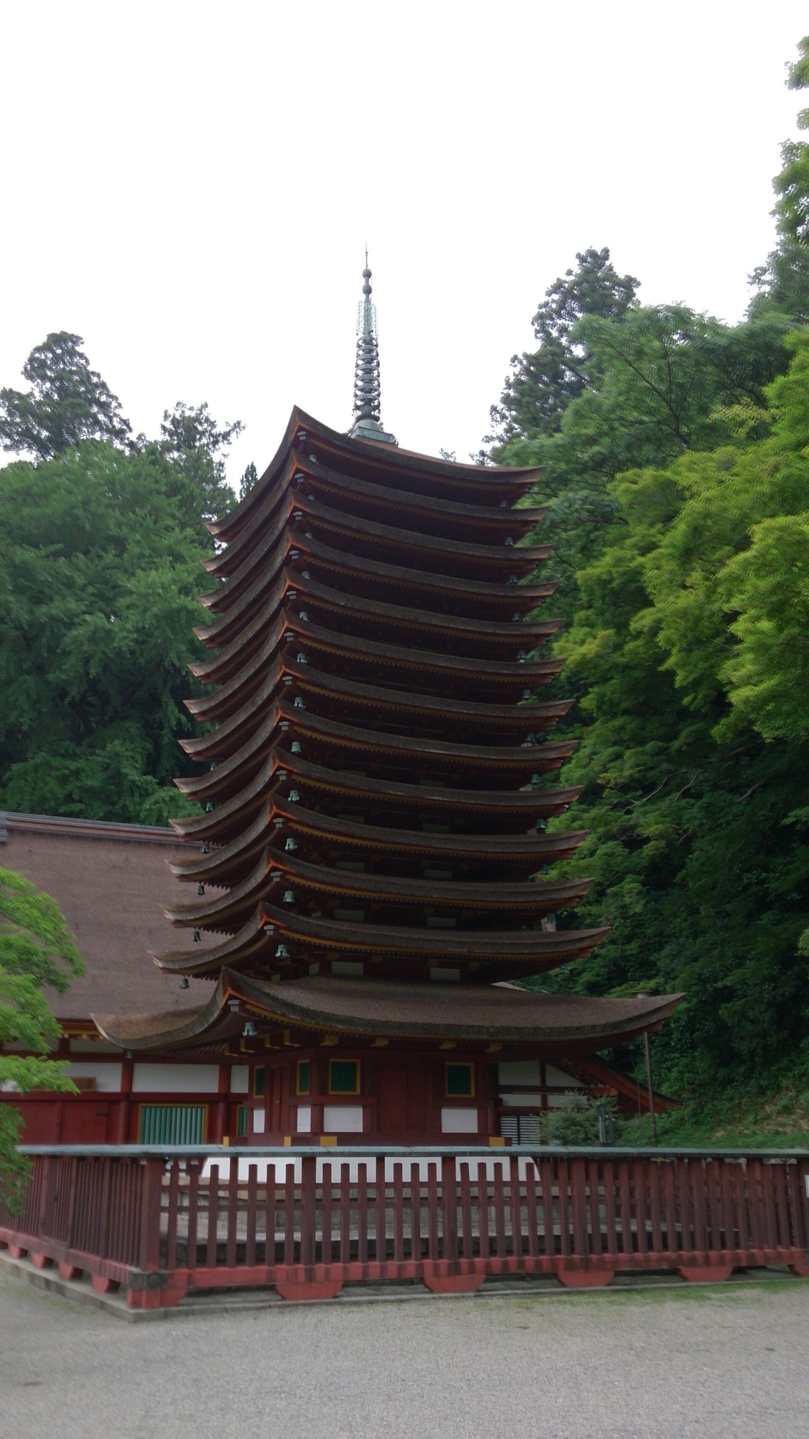 談山神社の紅葉へ車なしで行く方法｜桜井駅バス25分・石舞台無料シャトルは11/8まで